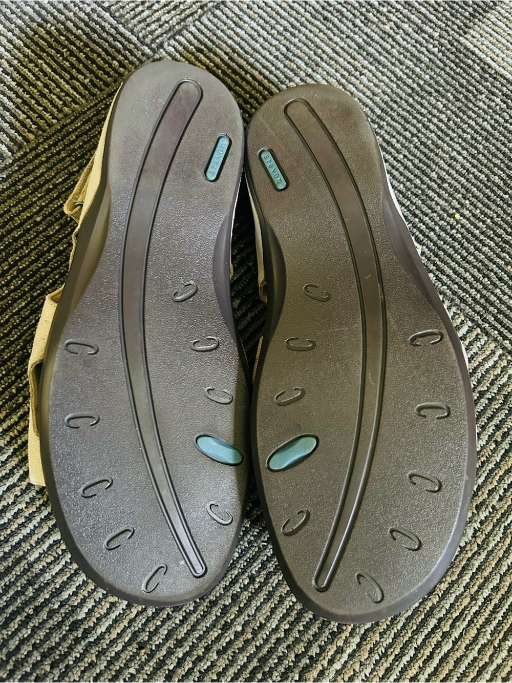 Aravon Beige Metallic Sand Power Comfort 3 Strap Adjustable Sandals 12 D WIDE - Picture 9 of 11